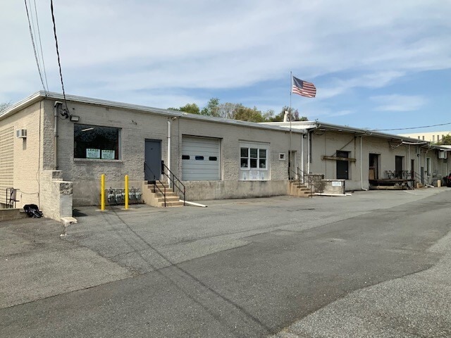 1677 E Ayre St, Newport, DE for Rent