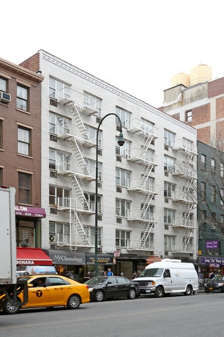 New York, NY Retail - 204-208 W 14th St