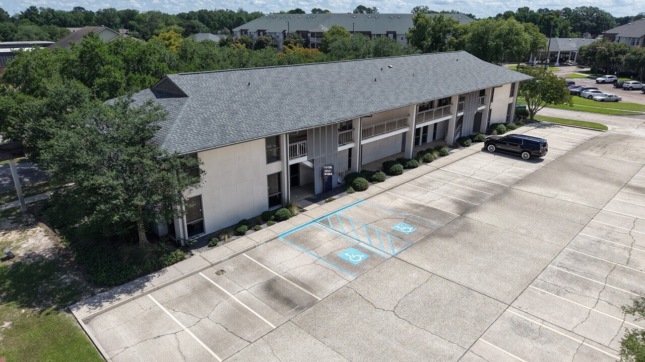 4111 S Sherwood Forest Blvd, Baton Rouge, LA for Rent