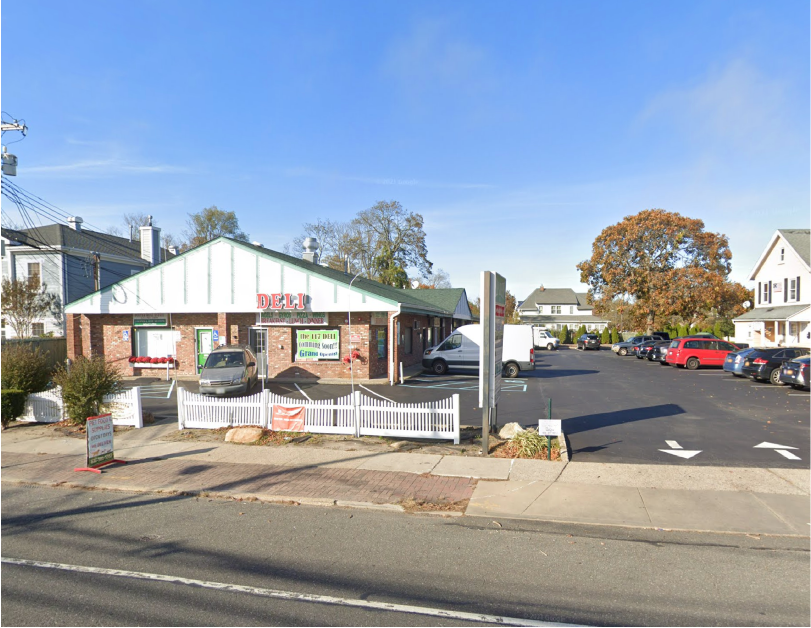 117 Main St, East Islip, NY for Sale