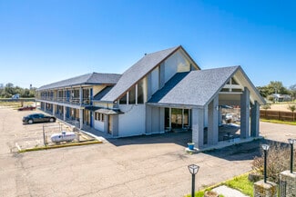 Flatonia, TX Hospitality - 420 E I-10 Frontage Rd