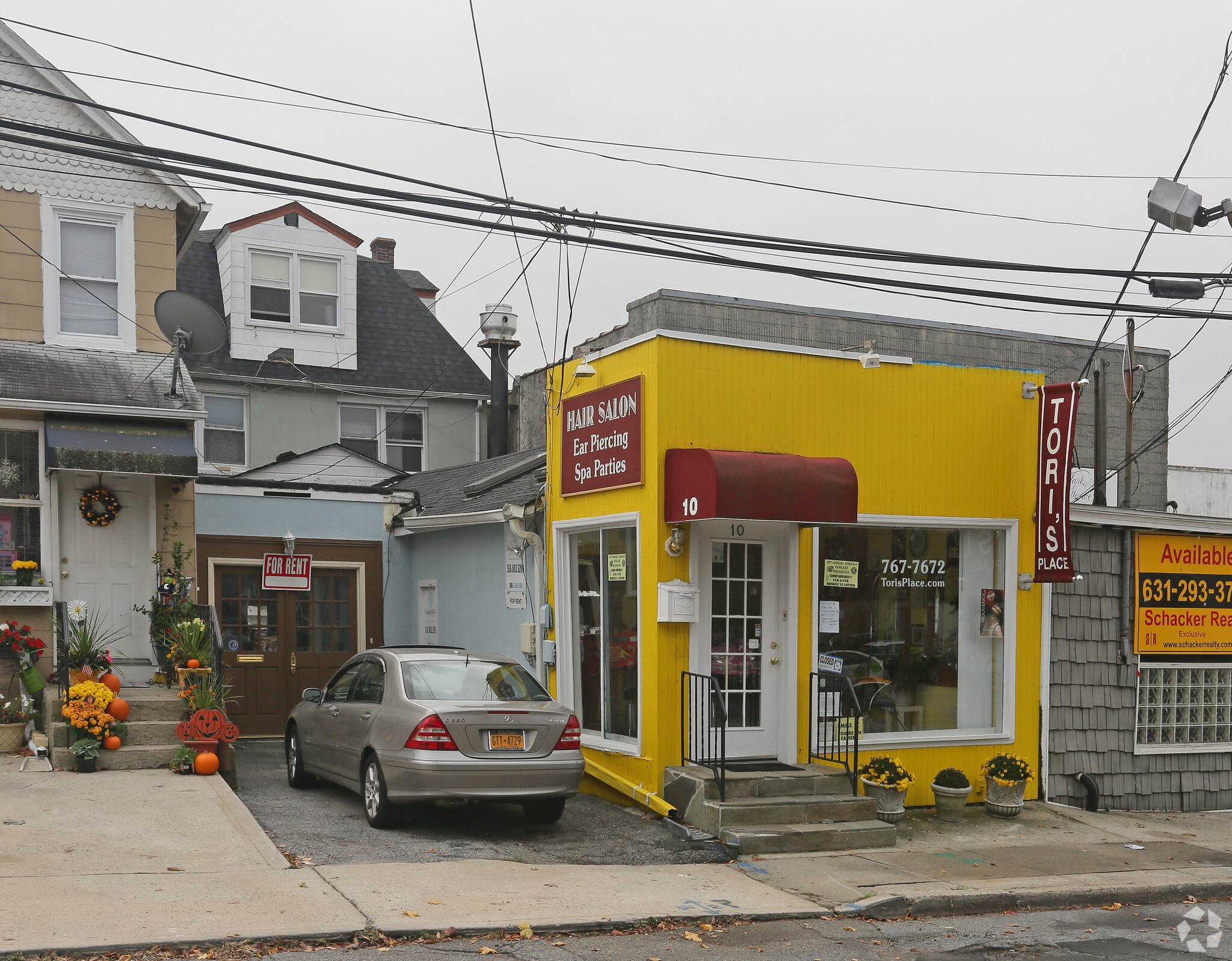 10 Willowdale Ave, Port Washington, NY for Rent