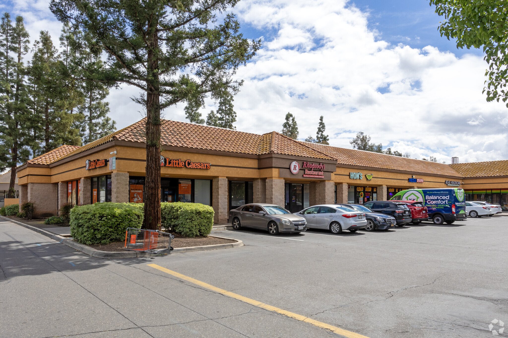 3209-3241 W Shaw Ave, Fresno, CA for Rent