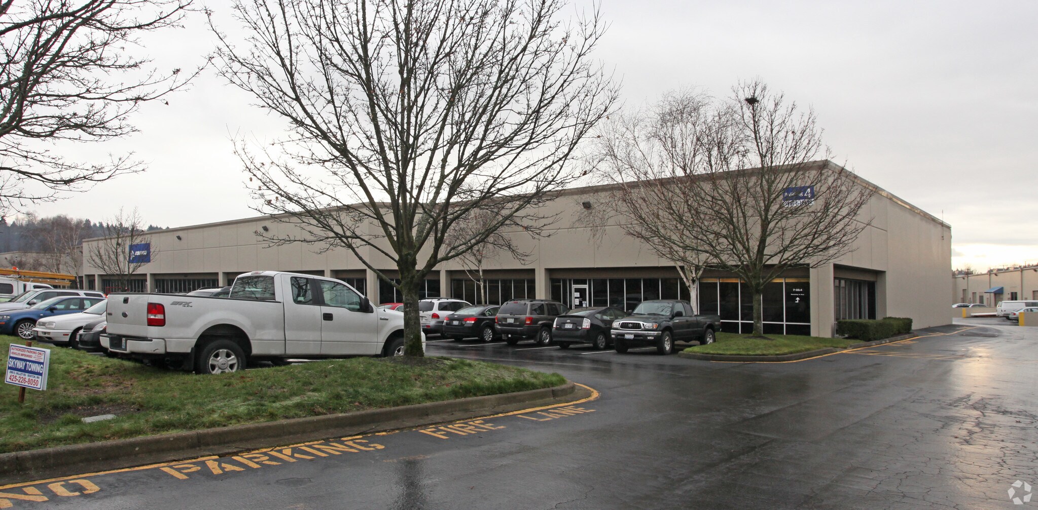 1267112687 Gateway Dr Tukwila, WA 98168 Flex Property for Sale on