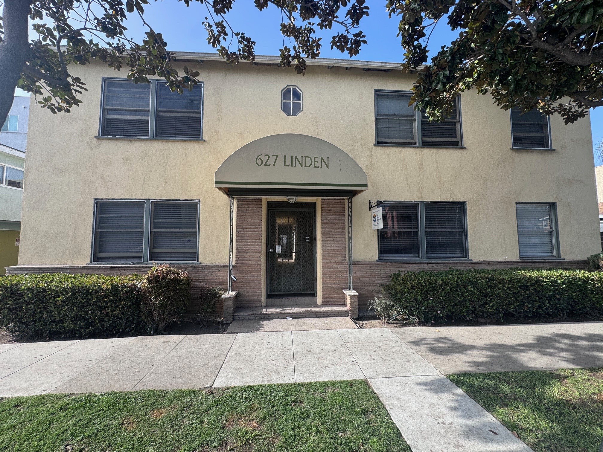 627 Linden Ave, Long Beach, CA for Sale