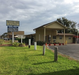 El Campo, TX Hospitality - 809 W Jackson St