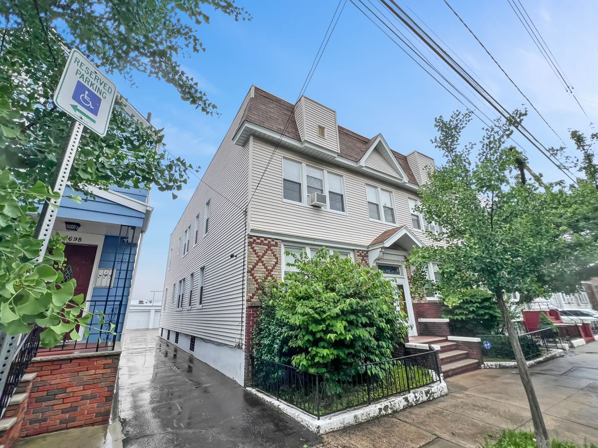 700-702 N 7th St, Newark, NJ for Sale