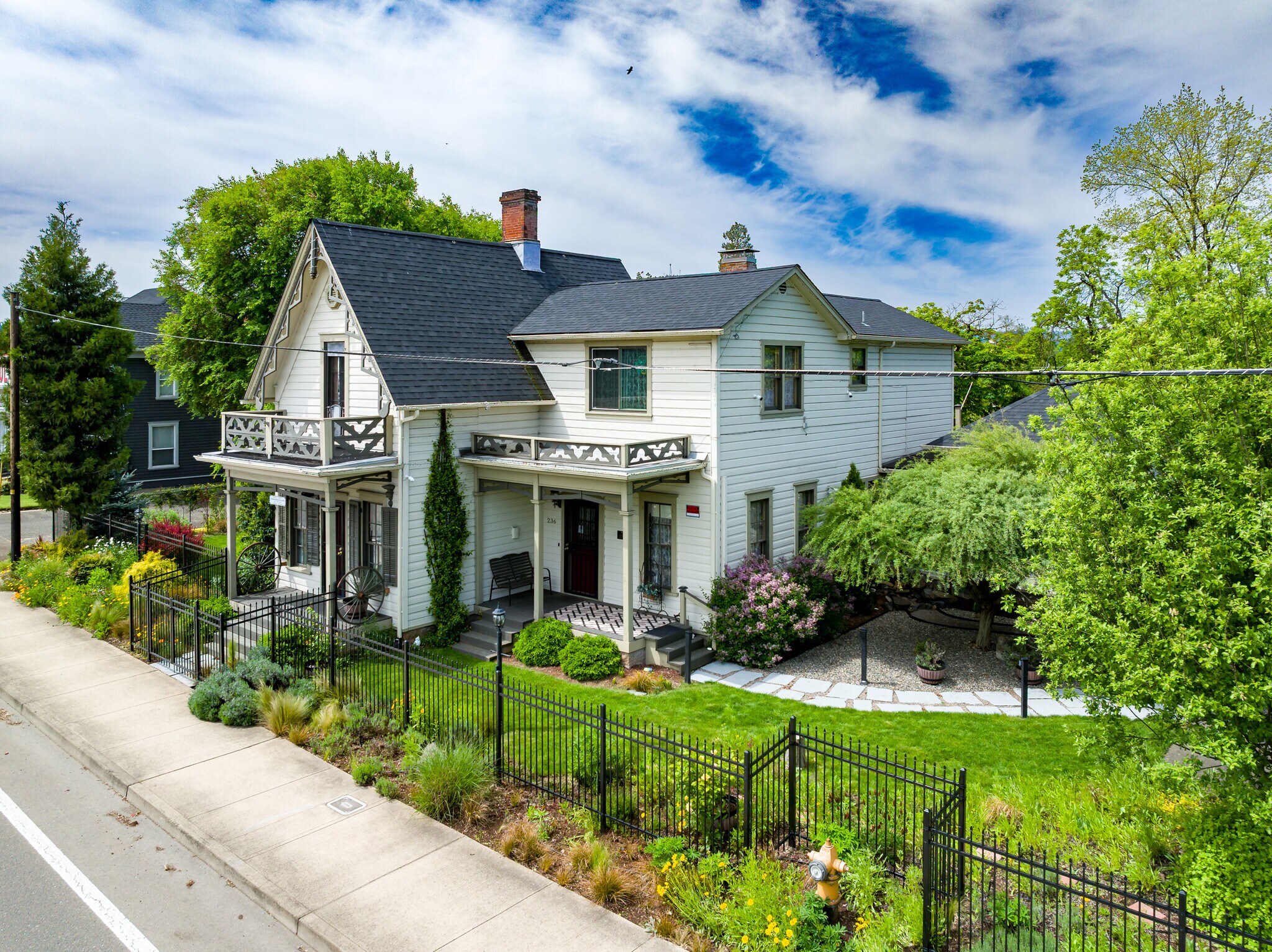 236 SE Stephens St, Roseburg, OR for Sale