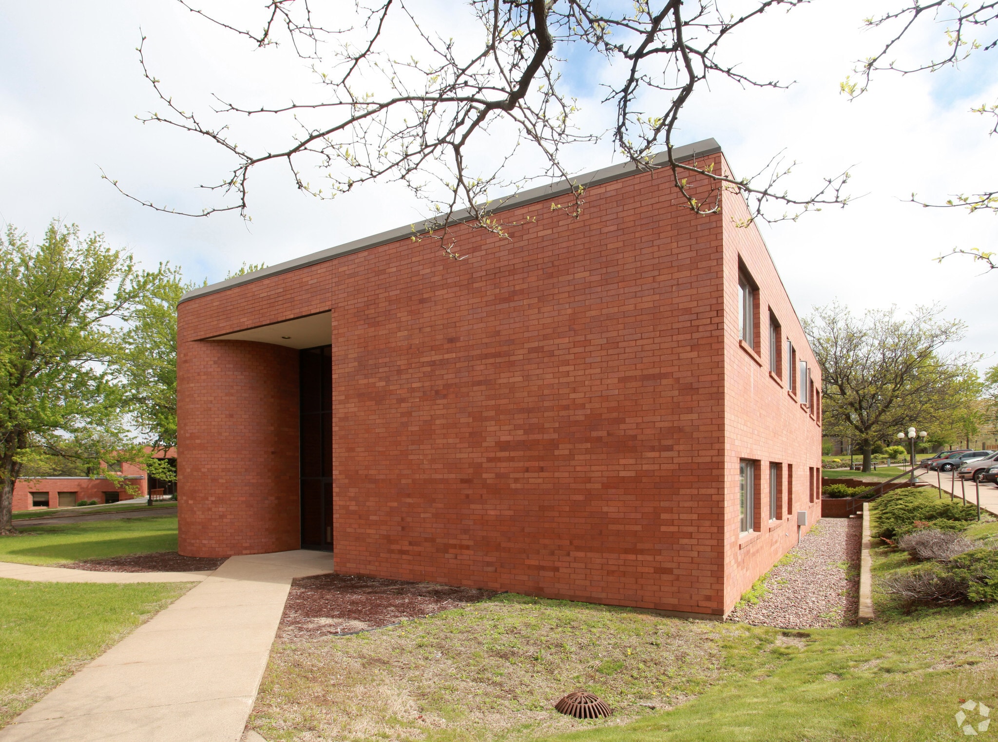 1280 W Clairemont Ave, Eau Claire, WI for Rent