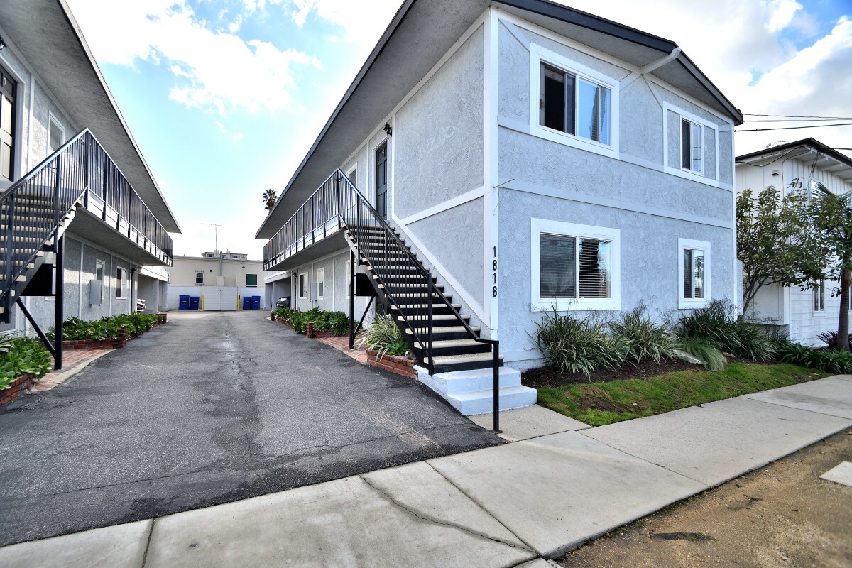 1818-1820 12th St, Manhattan Beach, CA for Sale
