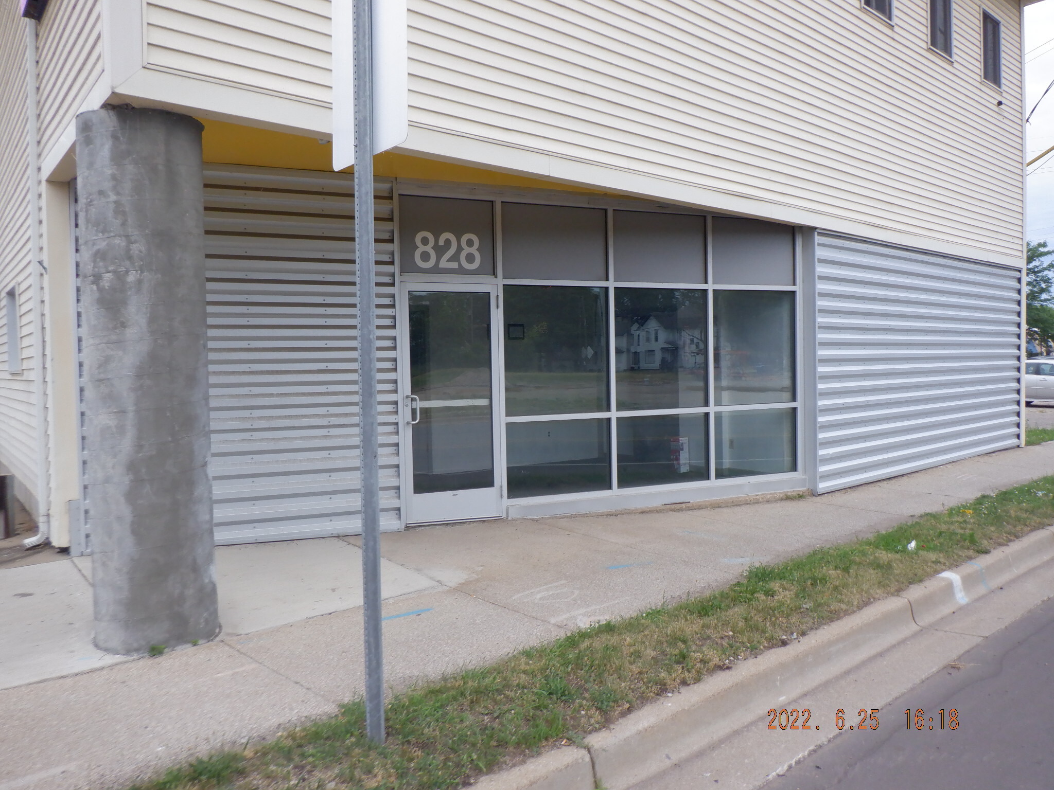 824 Portage St, Kalamazoo, MI for Sale