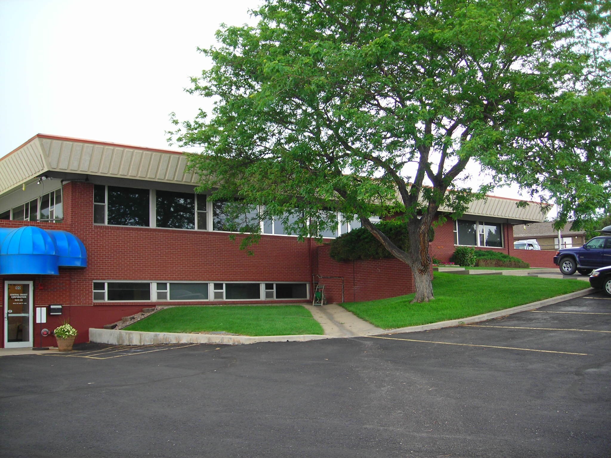 12600 W Cedar Dr, Lakewood, CO for Sale