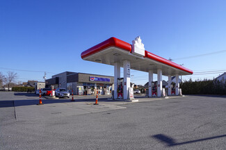 Saint-jean-sur-richelieu, QC Service Station - 405-415 Rue De Carillon