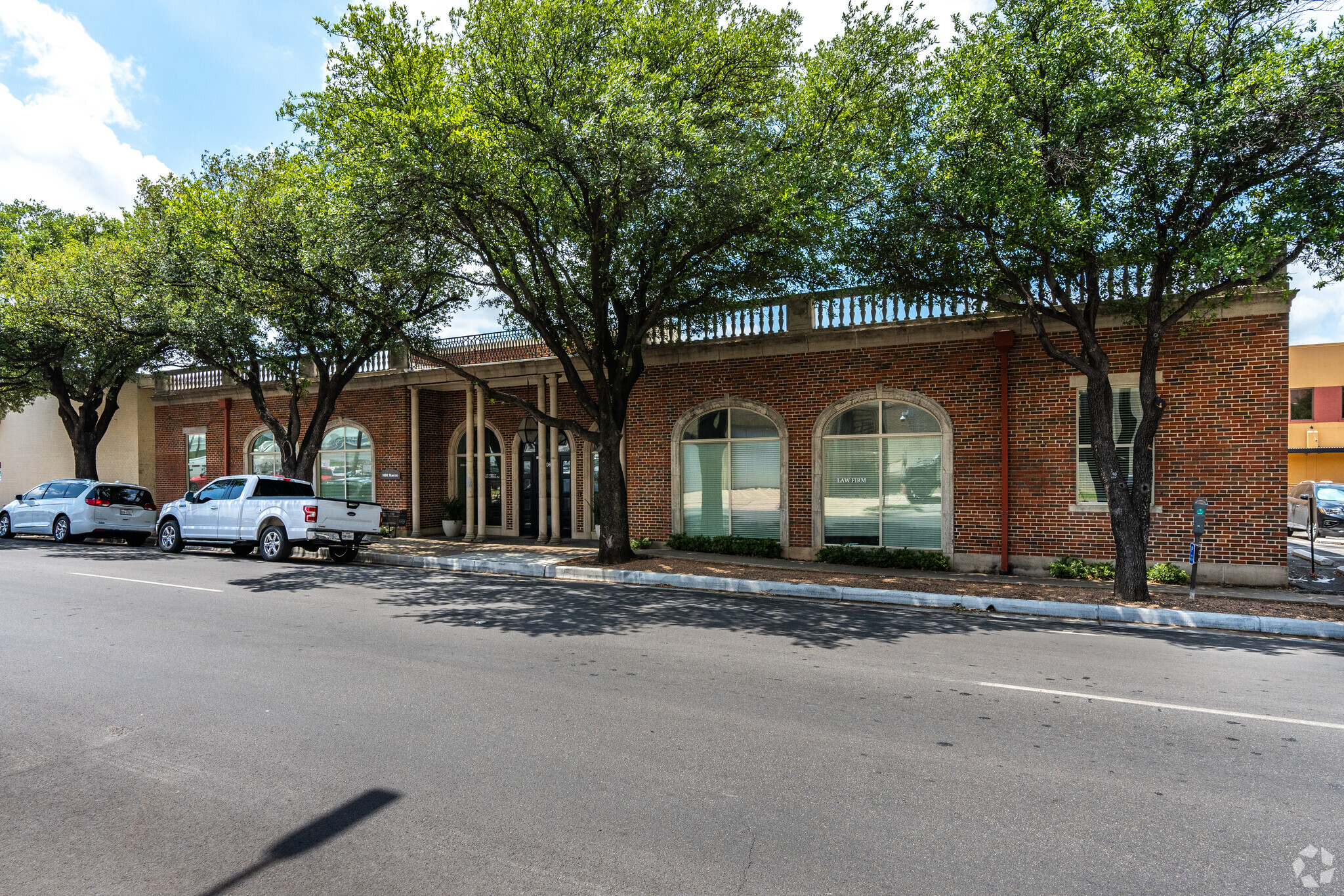 1008 Macon St, Fort Worth, TX for Rent