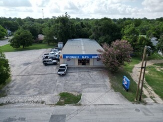 New Braunfels, TX Freestanding - 1413 W San Antonio St
