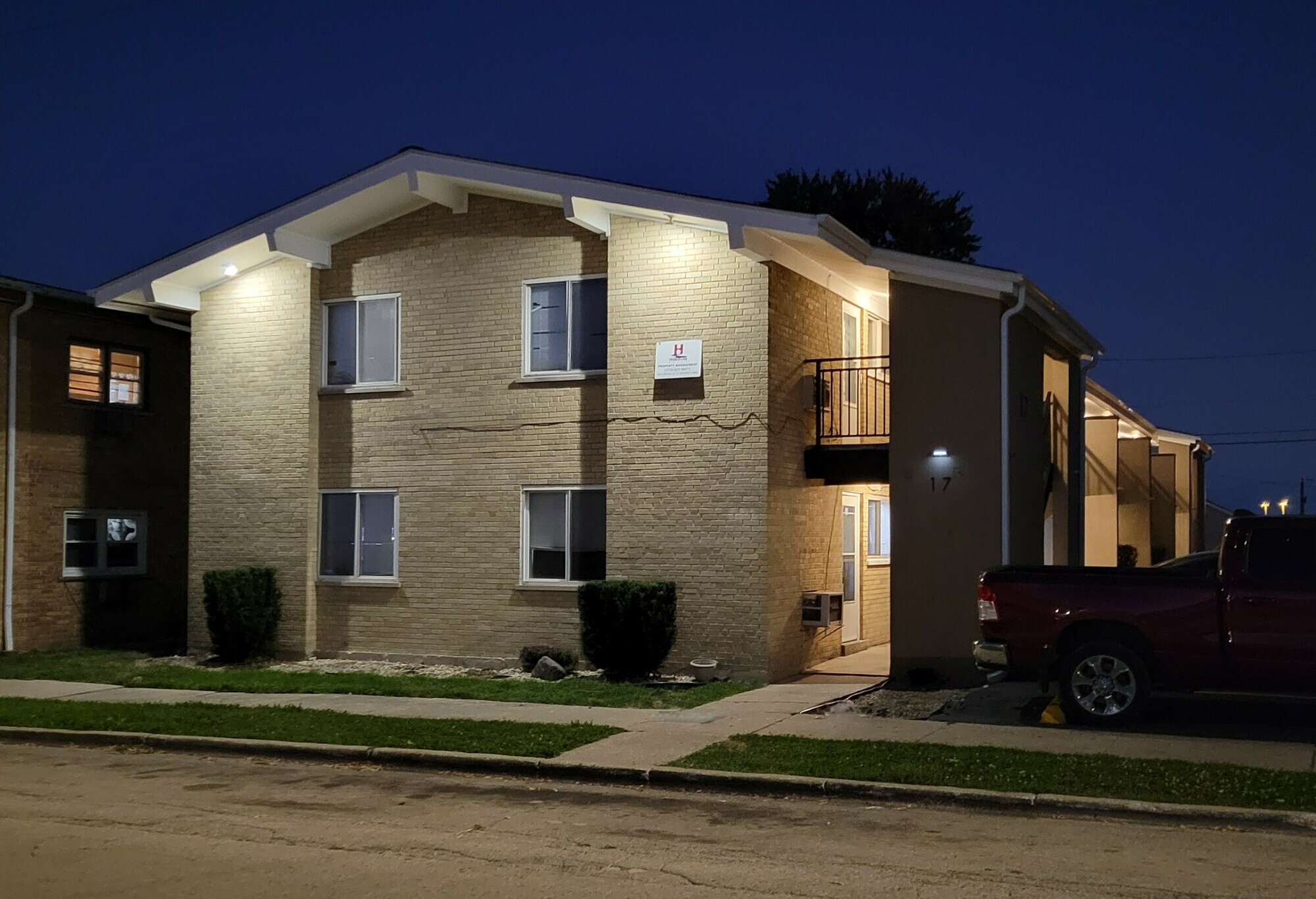 17 N Hillside Ave, Hillside, IL for Sale