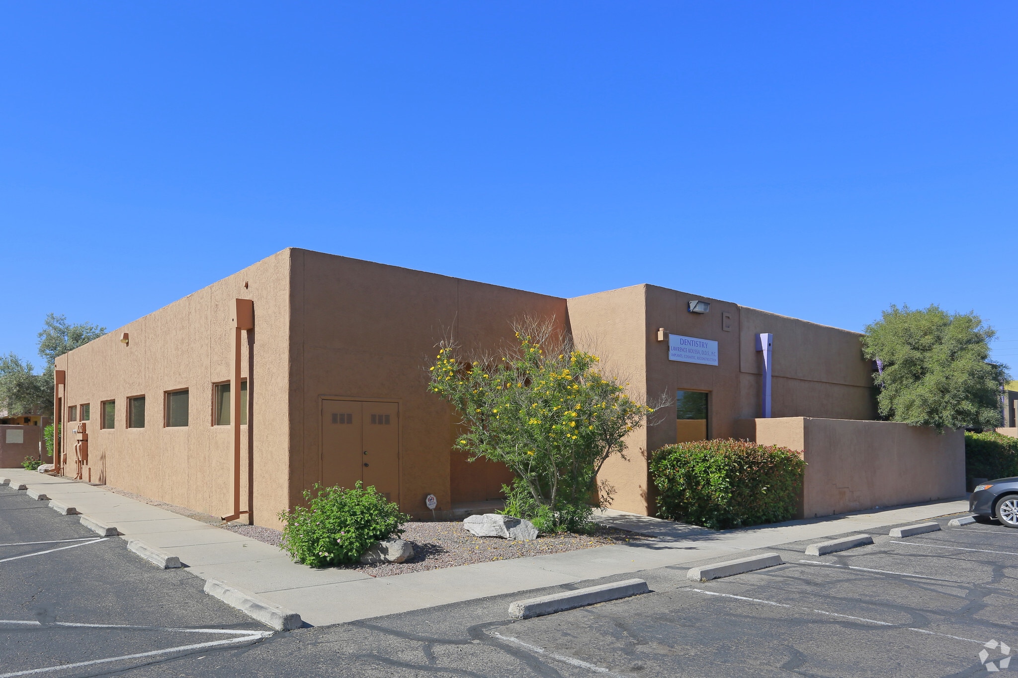 2102 N Country Club Rd, Tucson, AZ for Sale