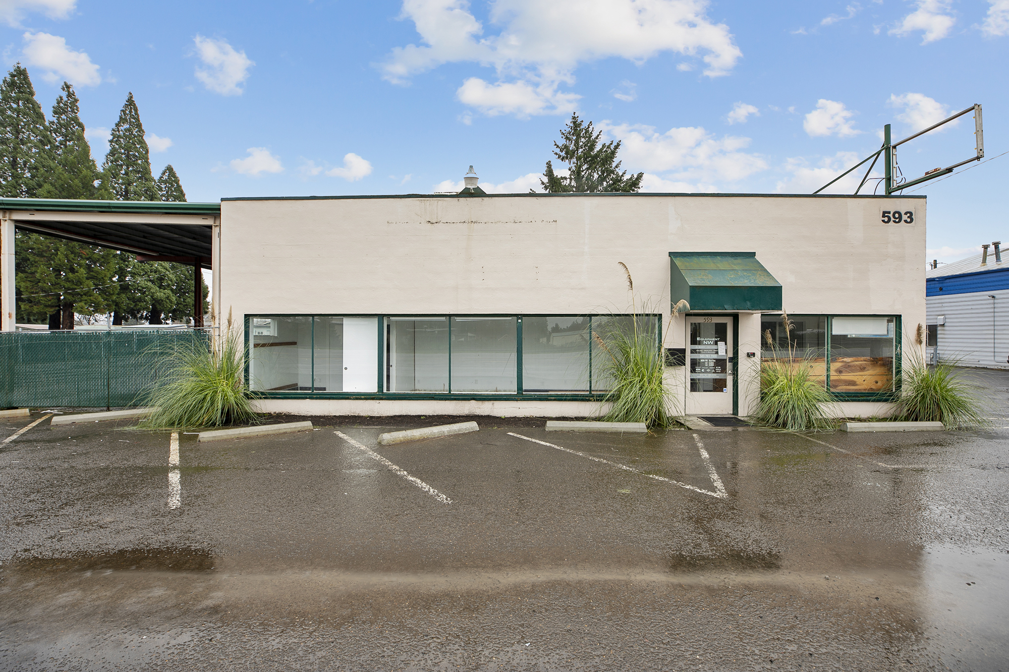 593 SE 1st Ave, Canby, OR for Rent