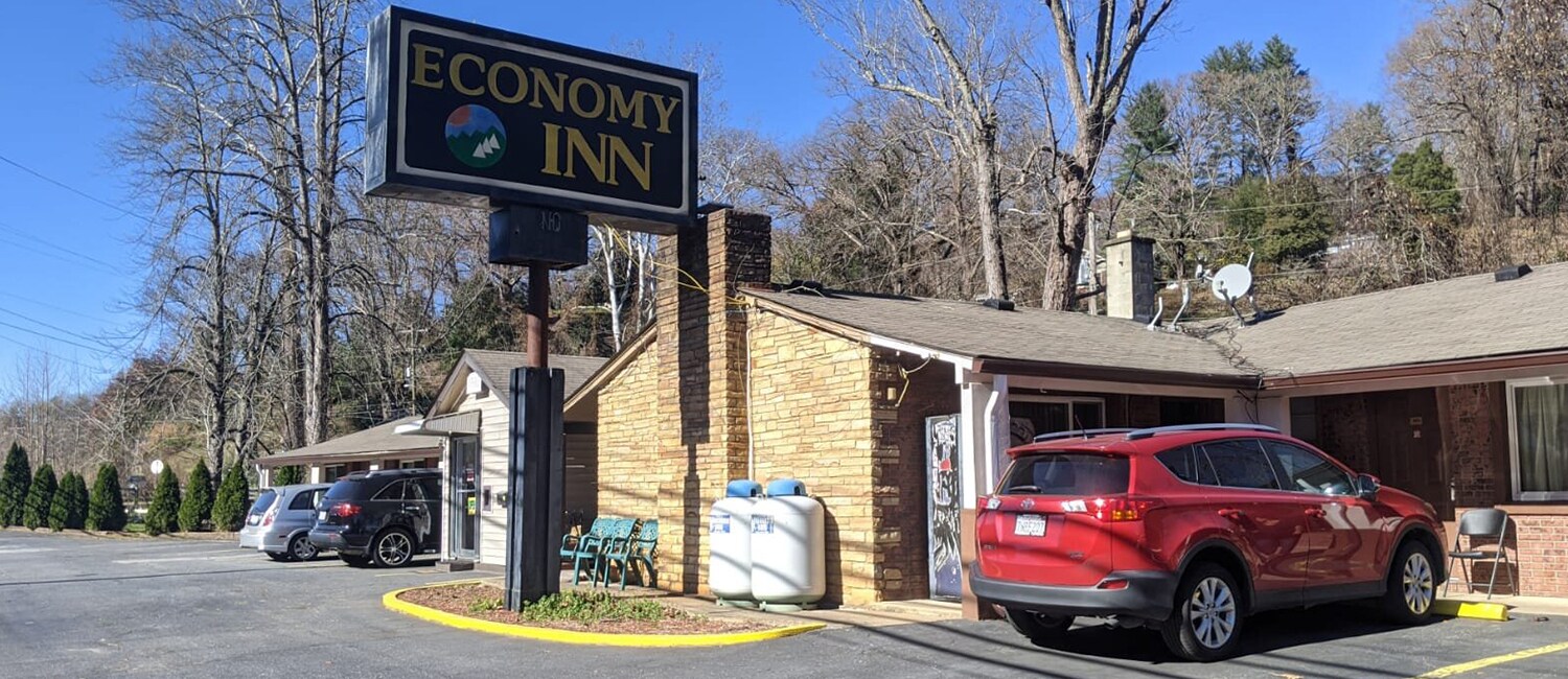 940 W Main St, Sylva, NC for Sale