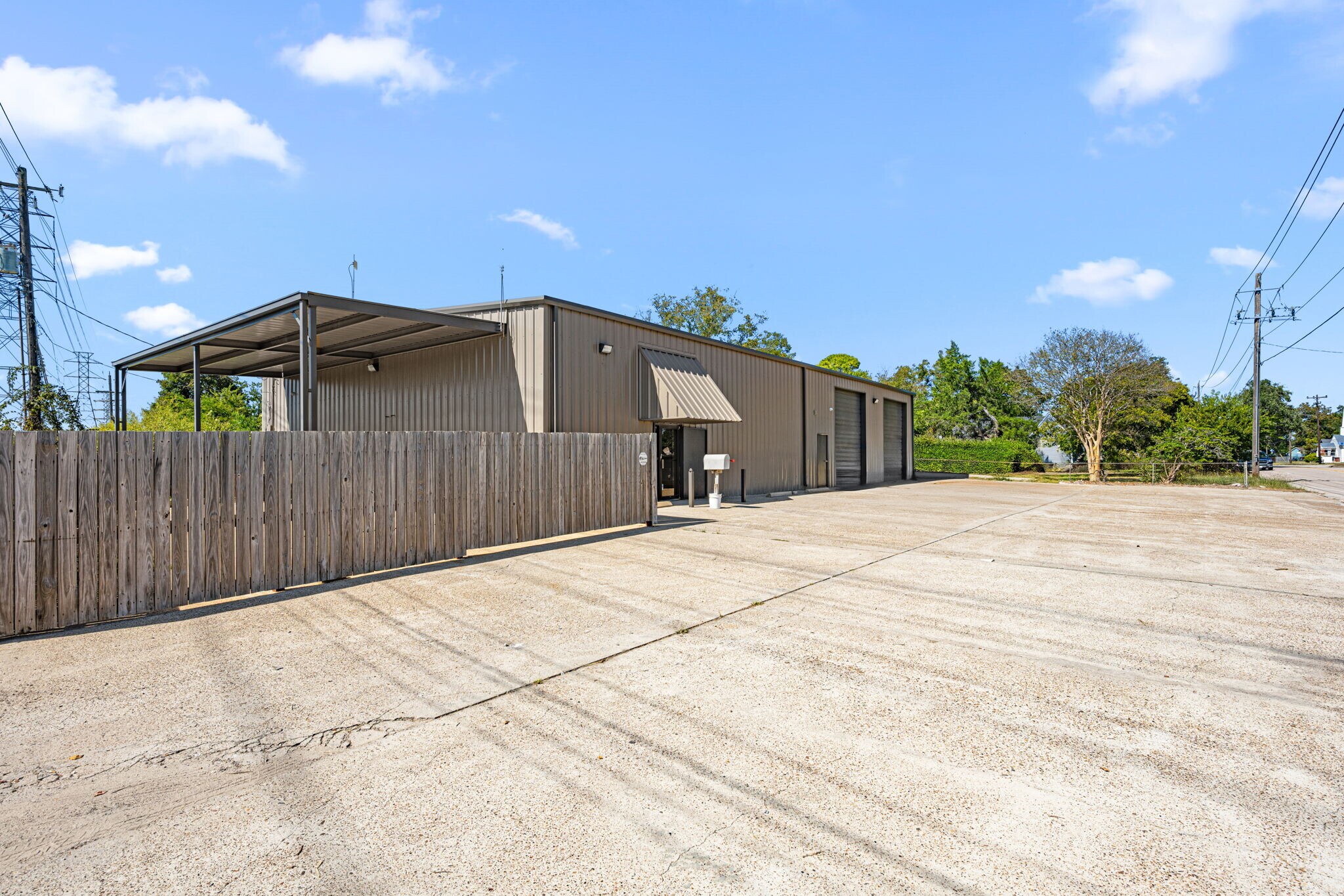 2017 Lee Dr, Baytown, TX for Rent