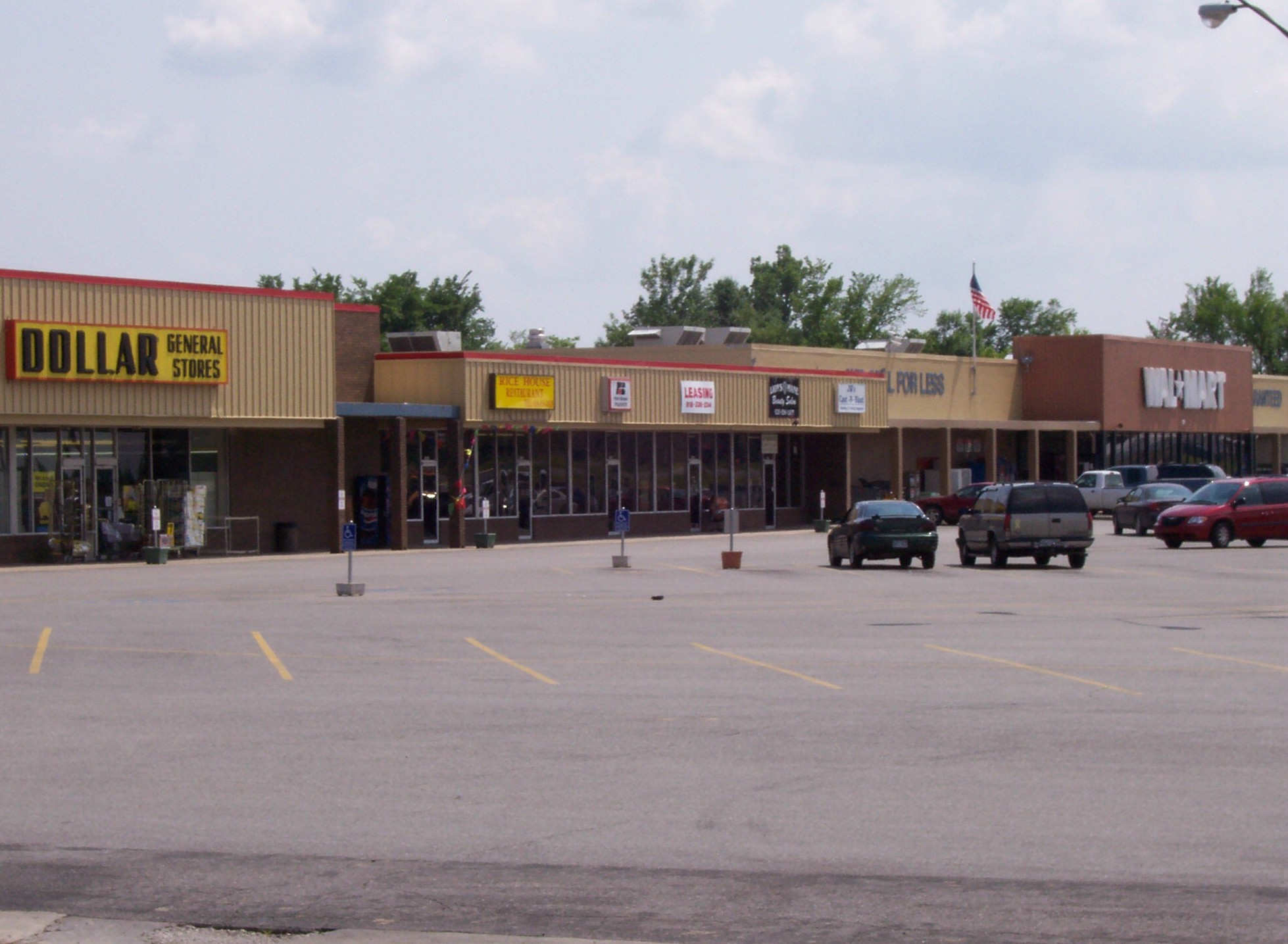 2900-2970 Military Ave, Baxter Springs, KS for Rent