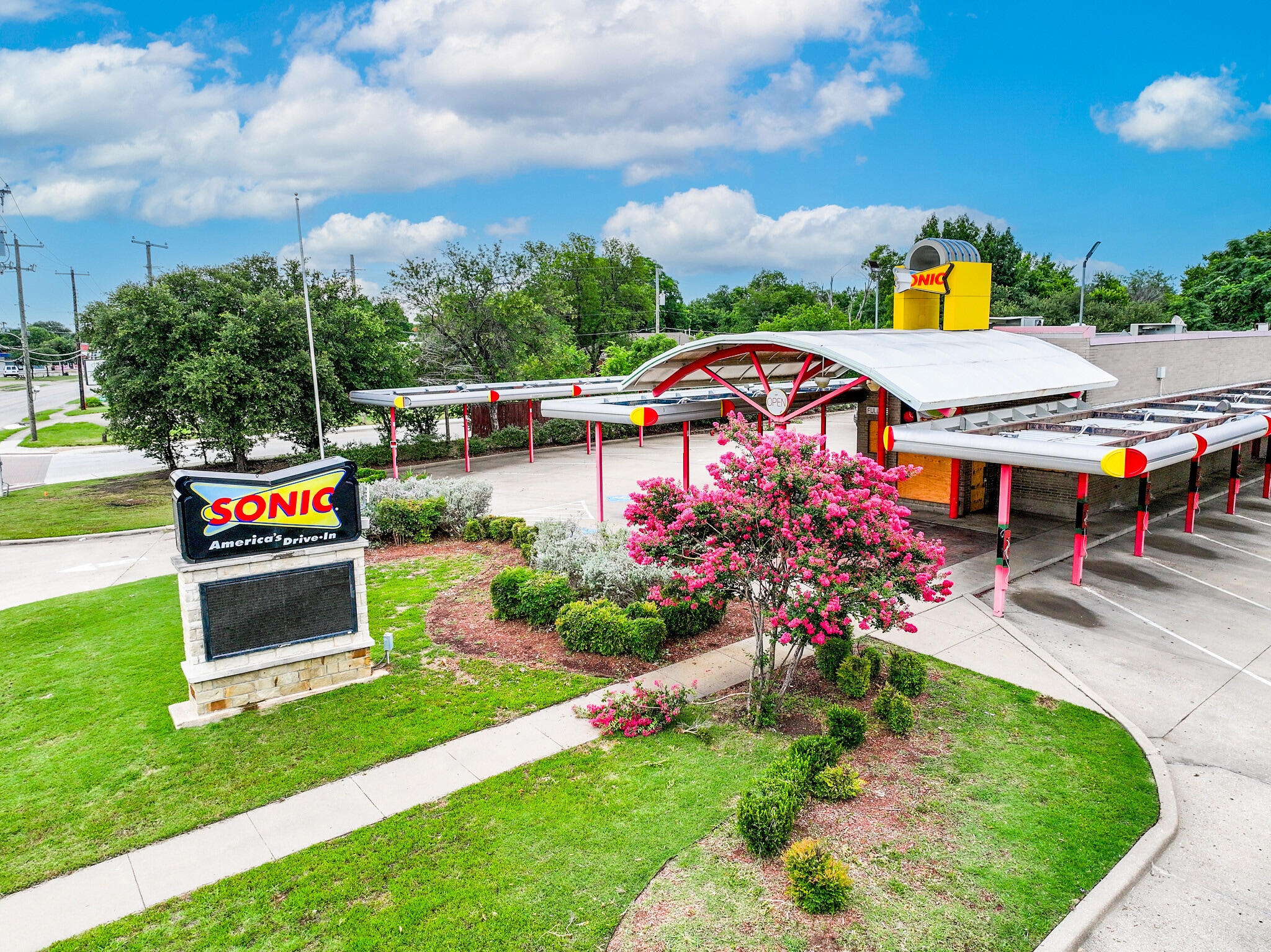 1300 Pioneer Dr, Irving, TX for Sale