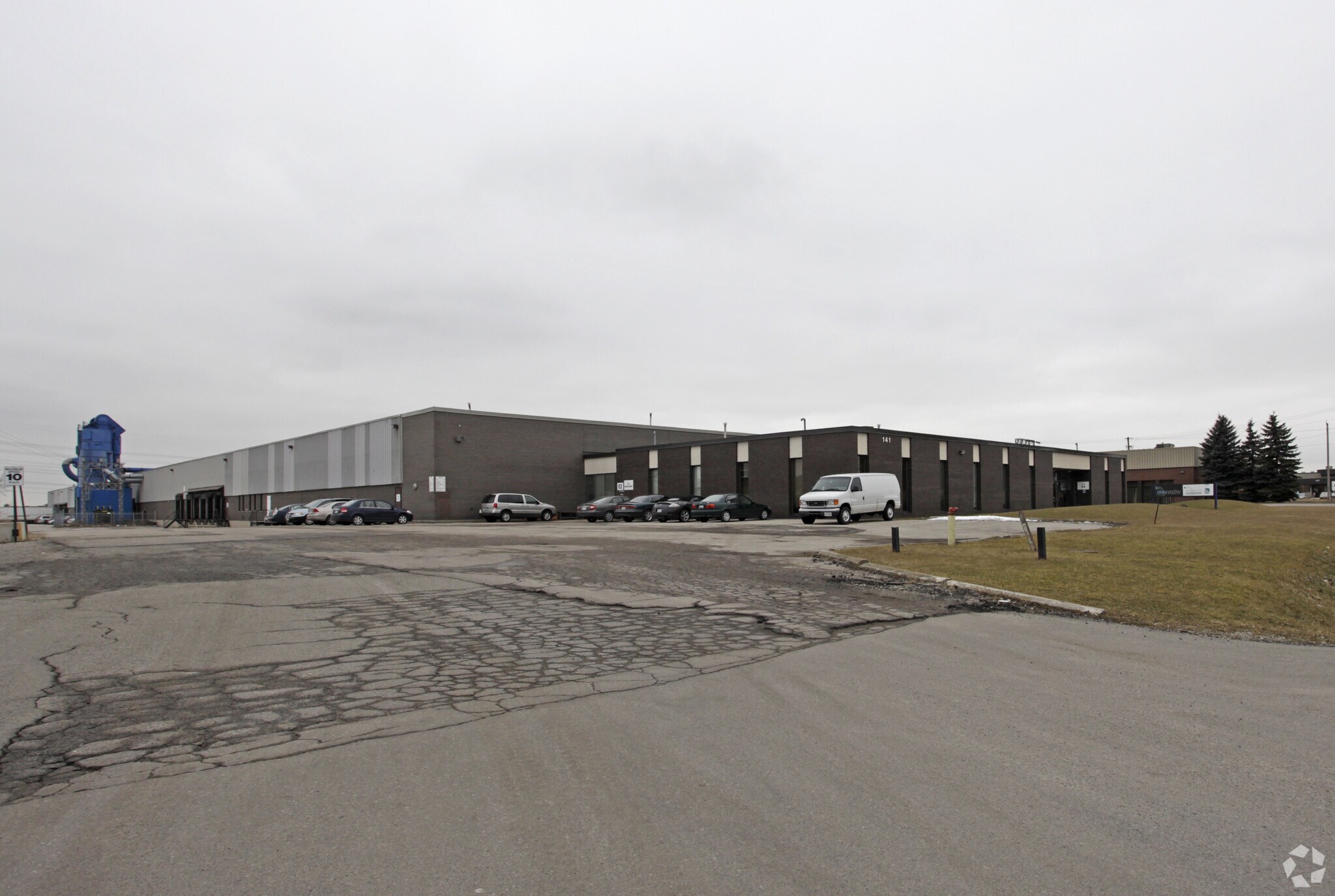111 Snidercroft Rd, Concord, ON for Rent