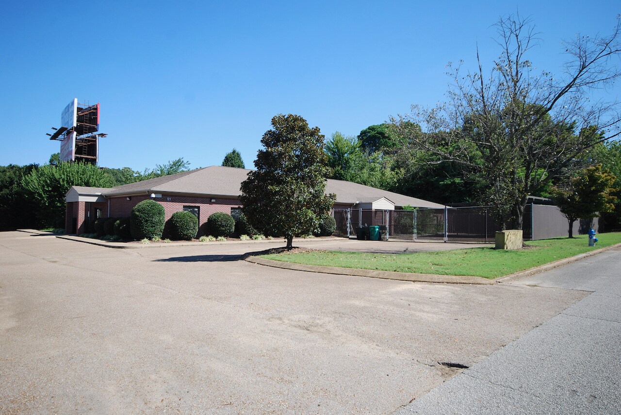 121 Executive Dr Jackson, TN 38305 Office Property for Lease on