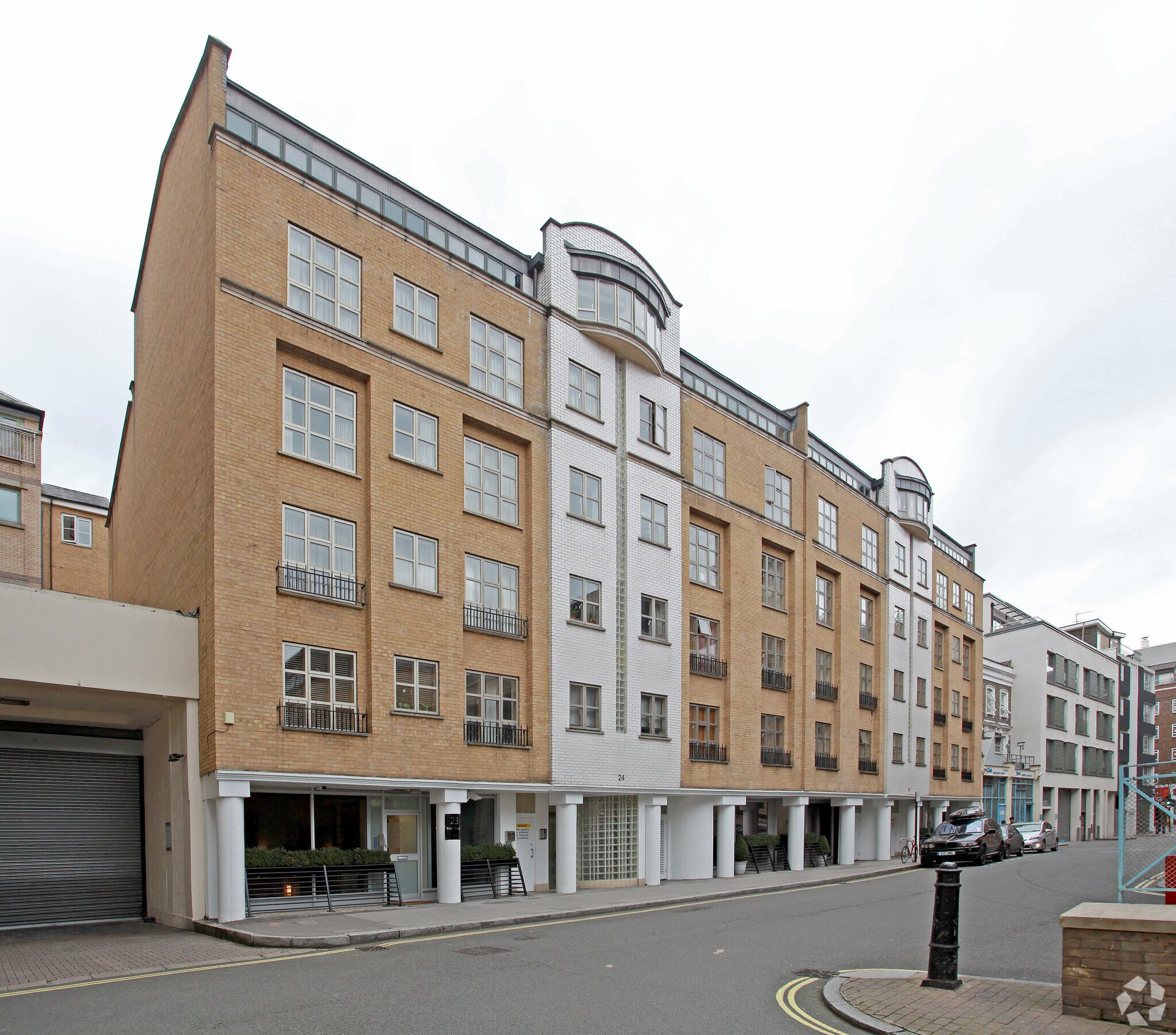 23-27 Redan Pl, London, LND for Rent