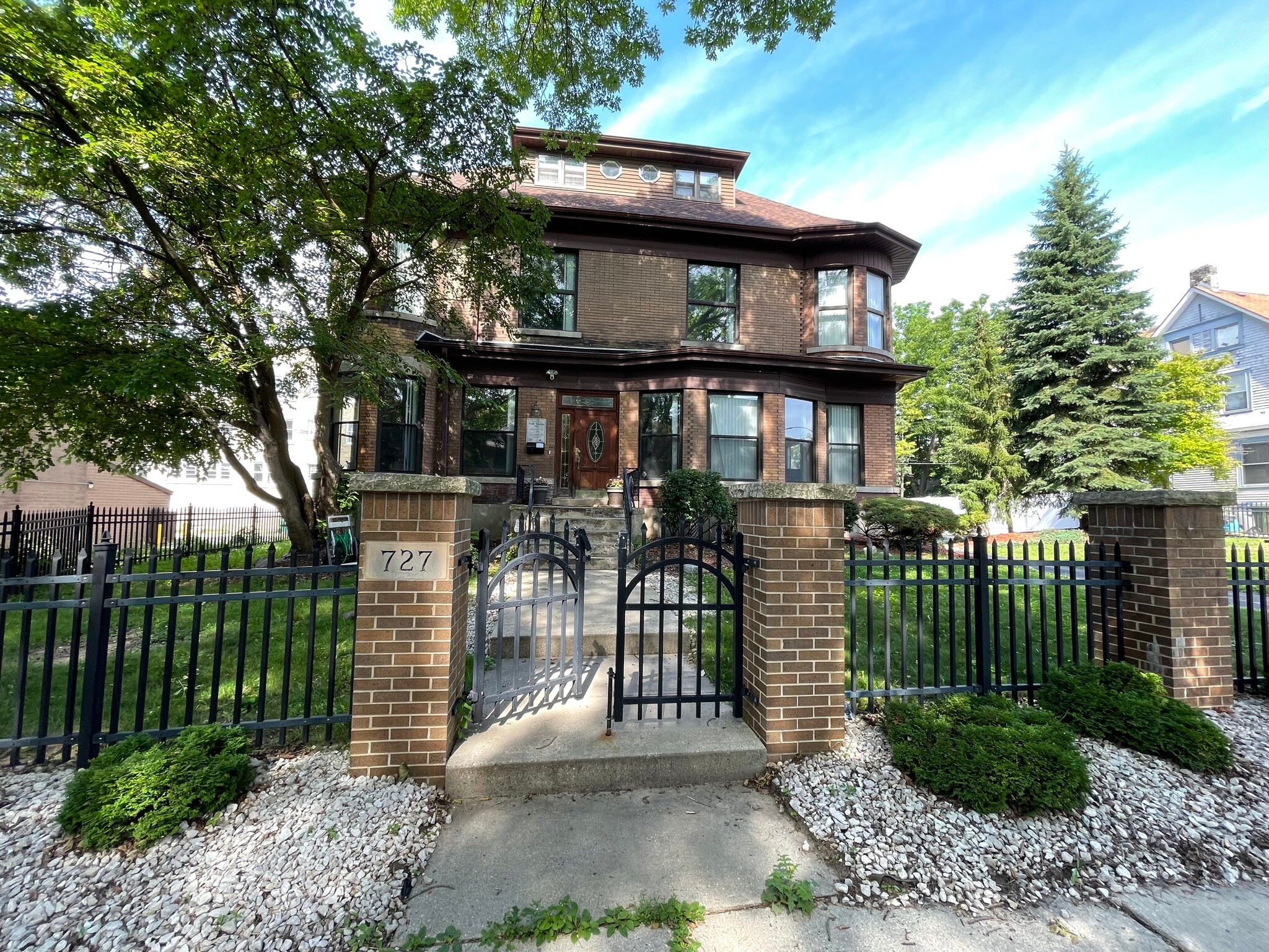 727 N 31st St, Milwaukee, WI for Sale