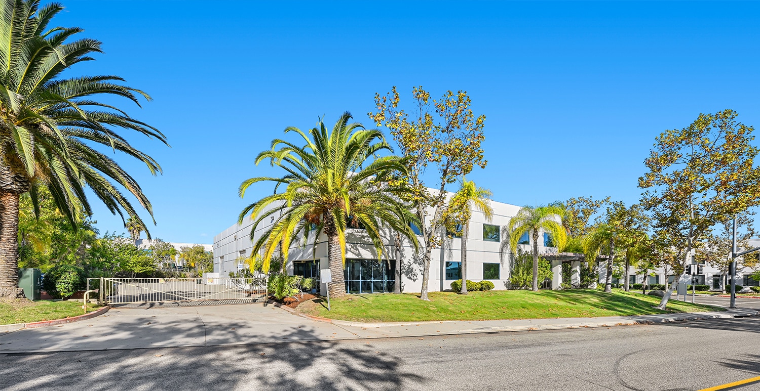 955 S Andreasen Dr, Escondido, CA for Sale