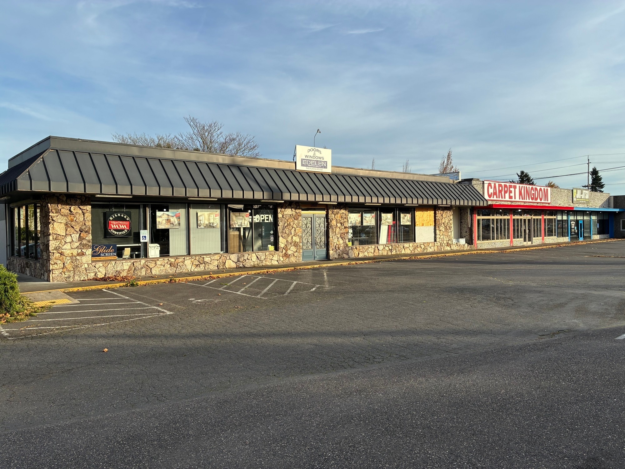 700 NE 102nd Ave, Portland, OR for Sale