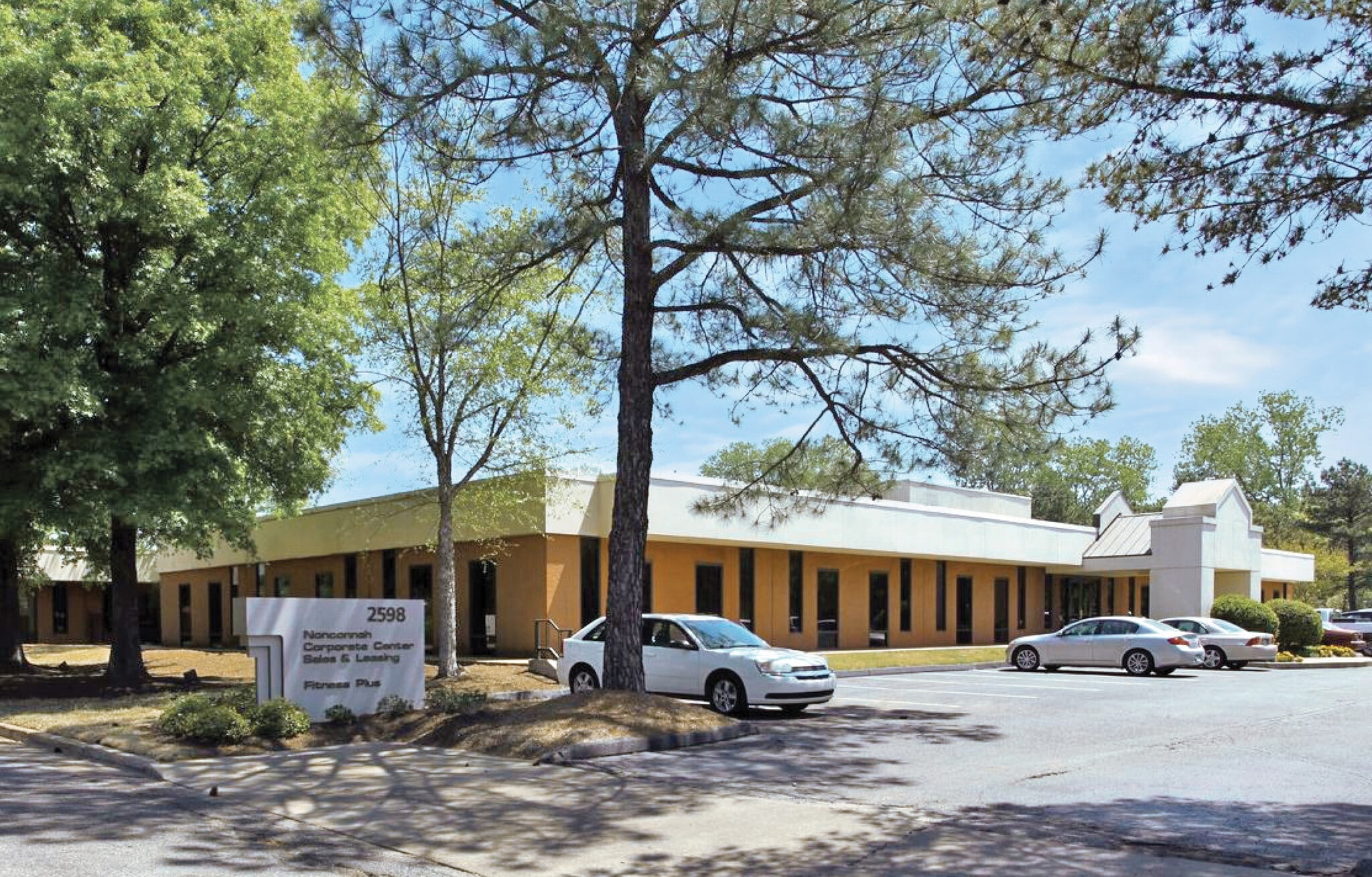 2598 Corporate Ave E, Memphis, TN for Rent