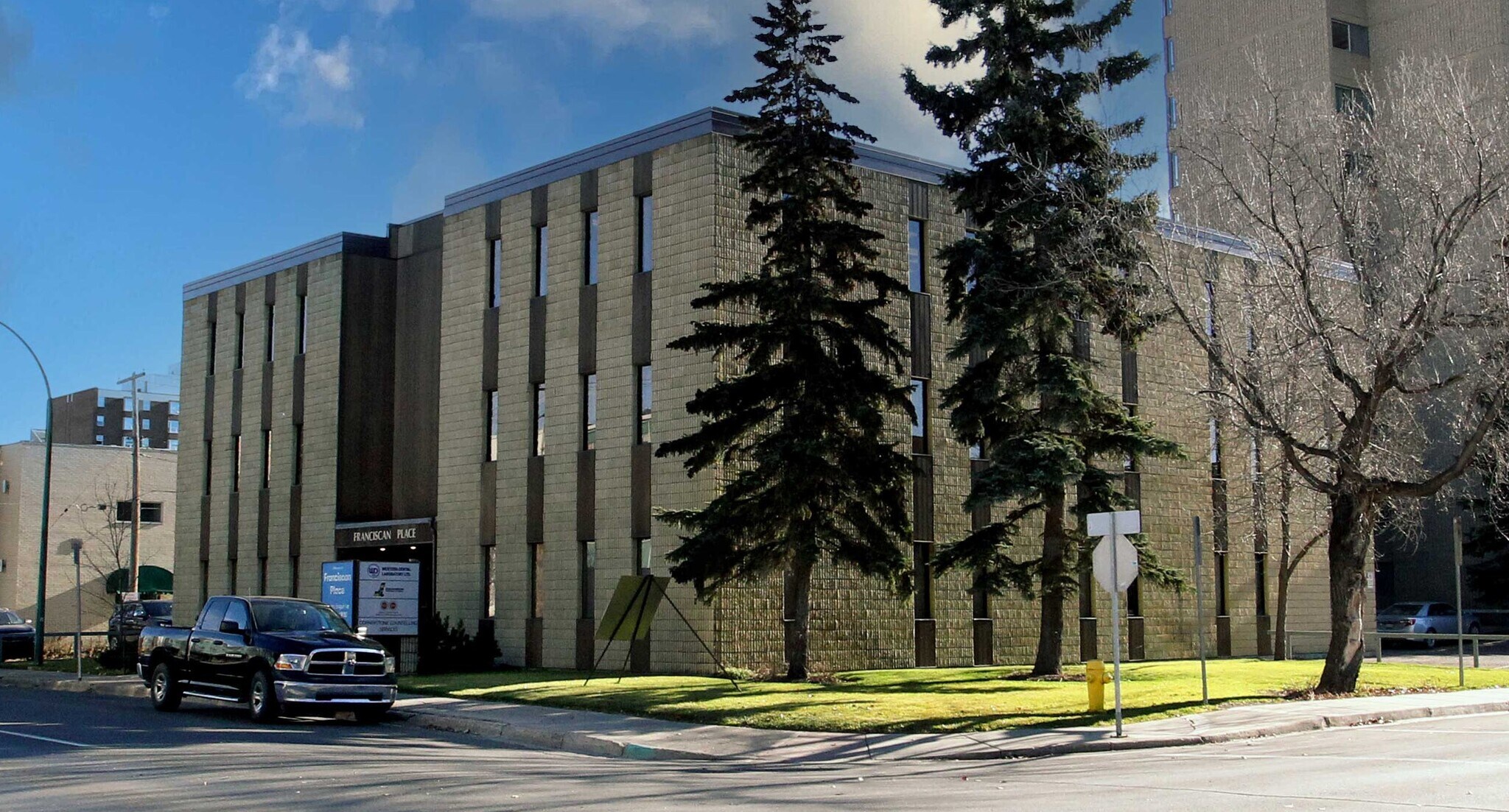 2445 13th Av, Regina, SK for Rent