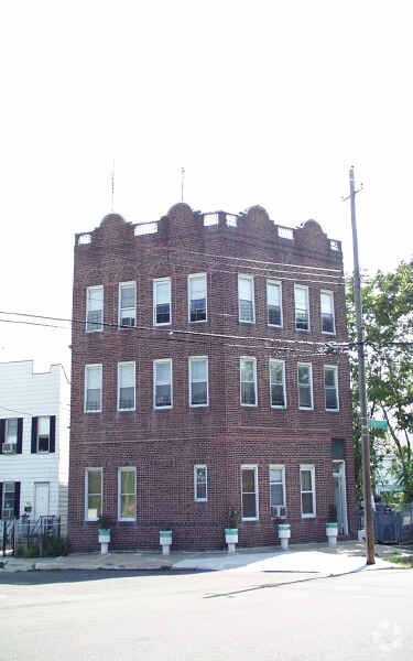 170 Soundview Ave, Bronx, NY for Sale
