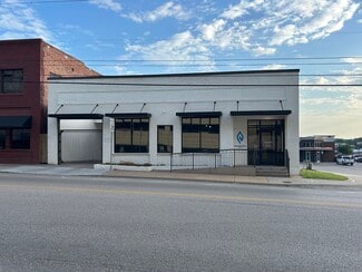 Tulsa, OK Bank - 1635 E 11th St