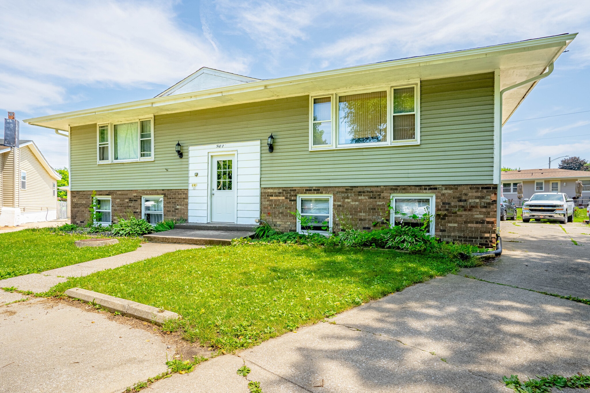 5107 W 77th Ct, Schererville, IN for Sale