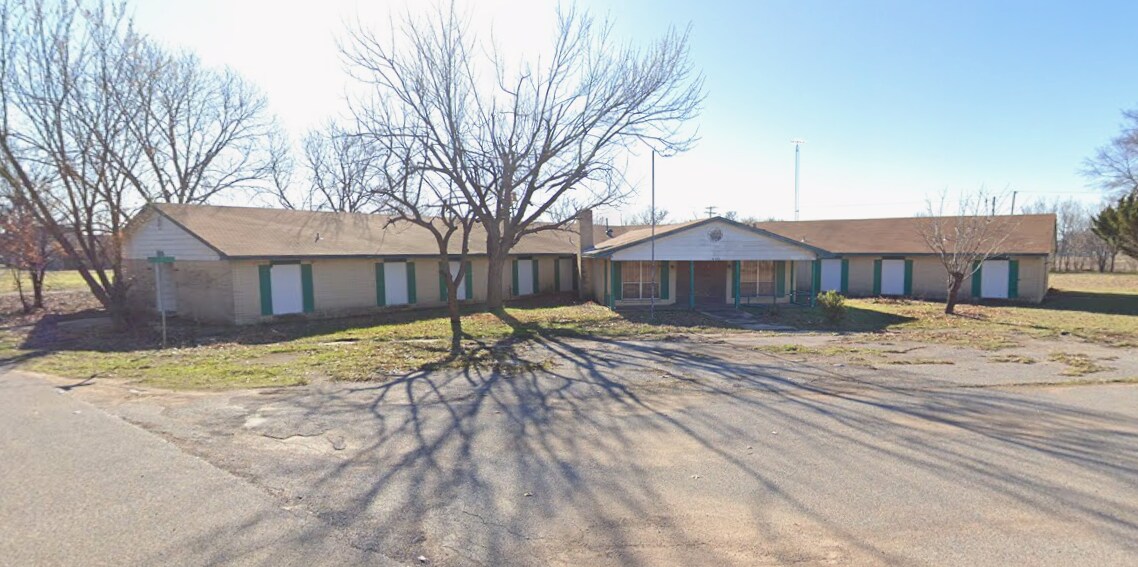 600 E California Ave, Walters, OK for Sale
