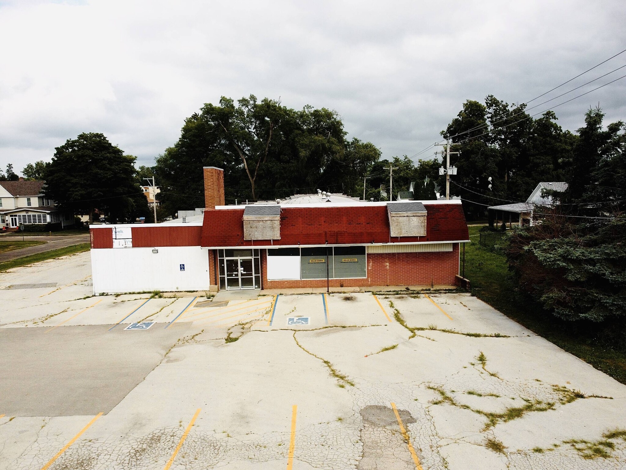 200 S East St, Le Roy, IL for Sale