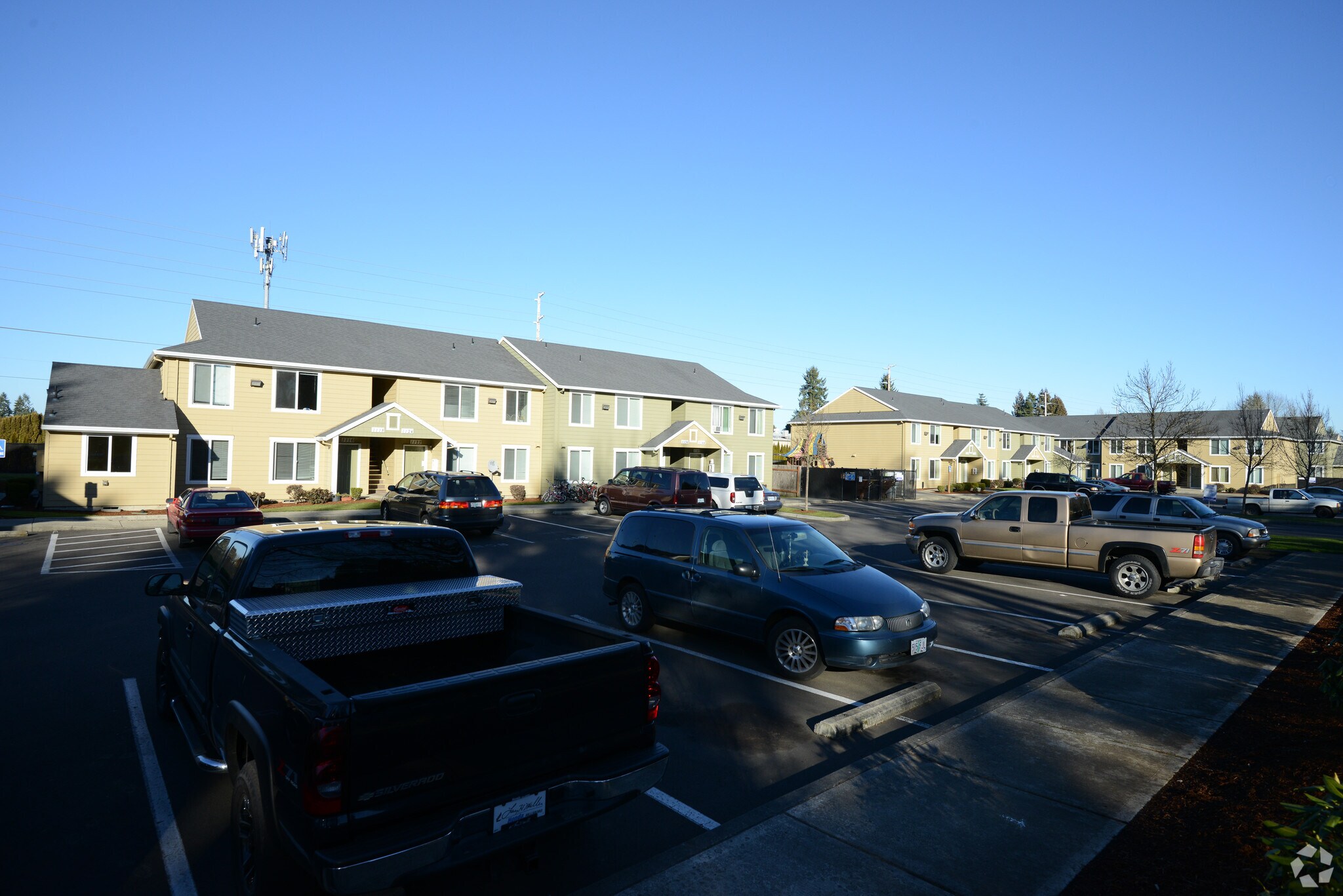 1100 N Davis St, Cornelius, OR for Sale
