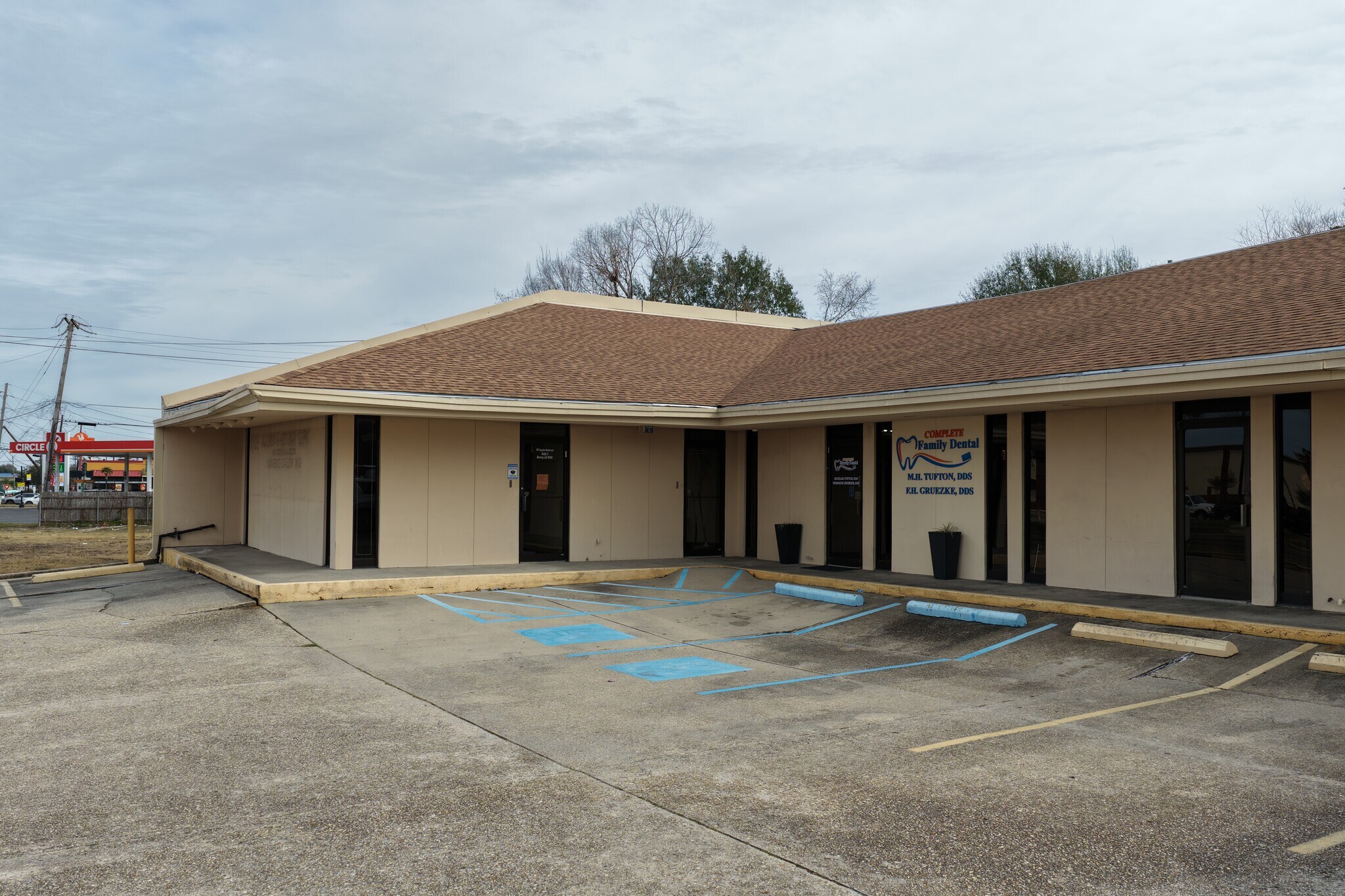 1705 Lapalco Blvd, Harvey, LA for Rent