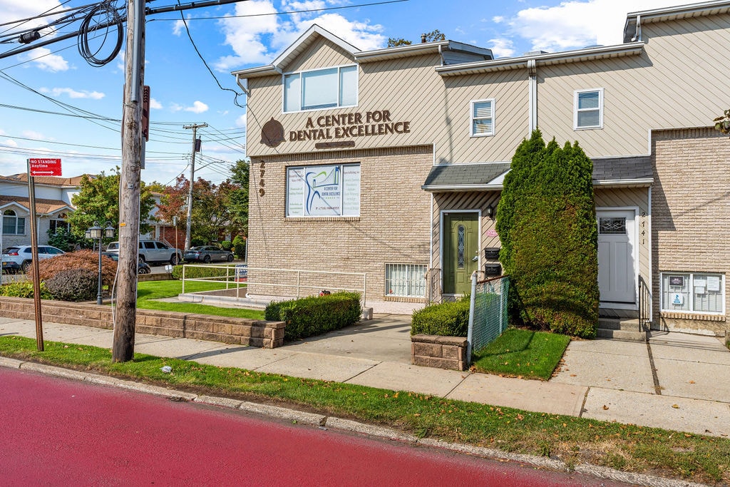 2749 Hylan Blvd, Staten Island, NY for Sale