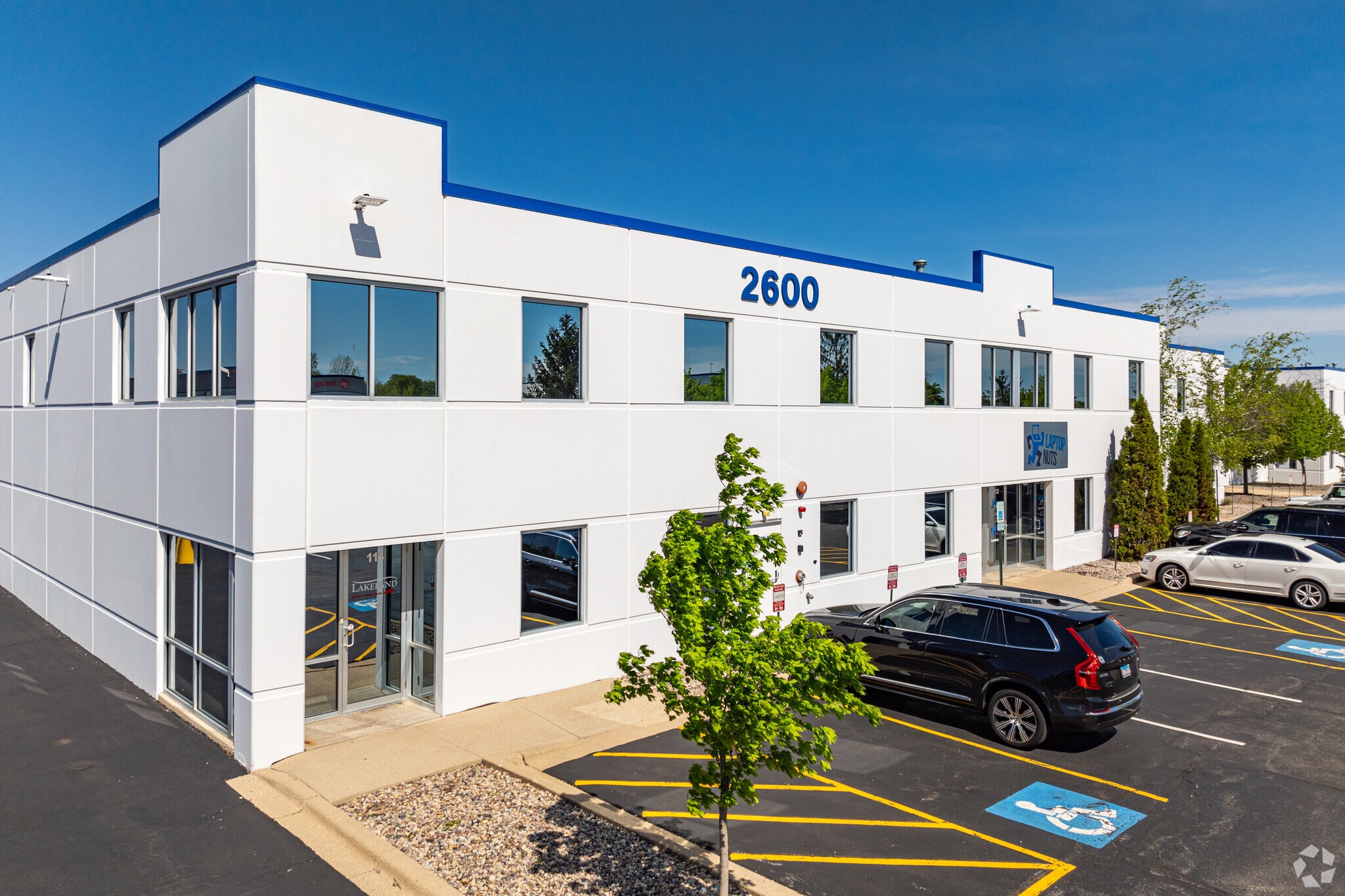 2600 Beverly Dr, Aurora, IL for Sale