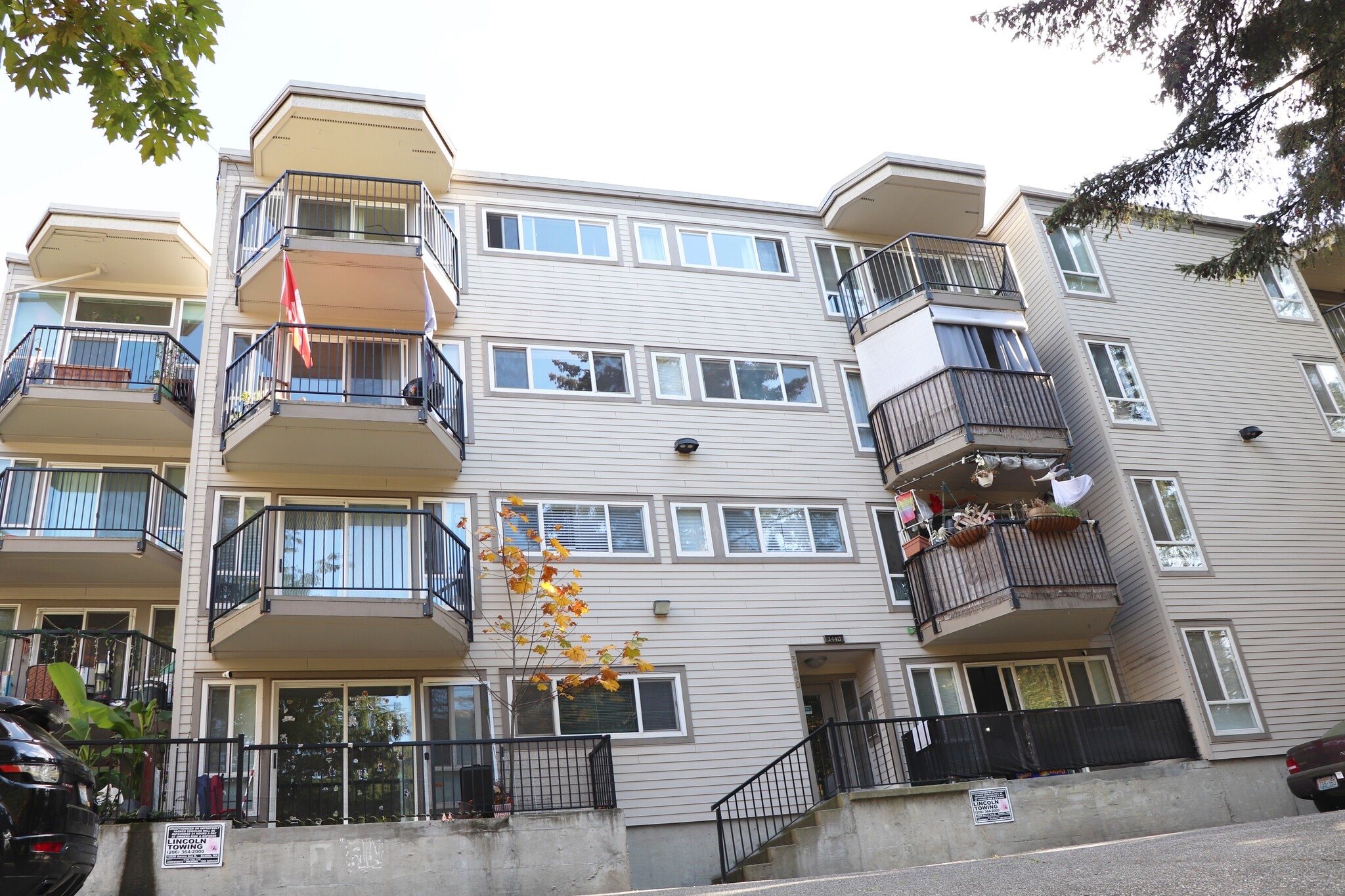 3440 14th Ave S, Seattle, WA for Sale