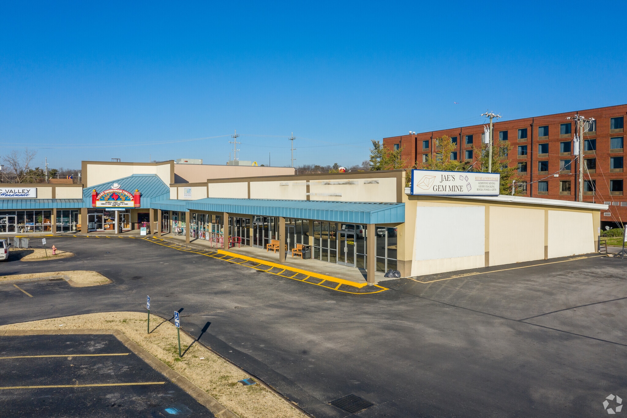 2416 Music Valley Dr, Nashville, TN for Rent