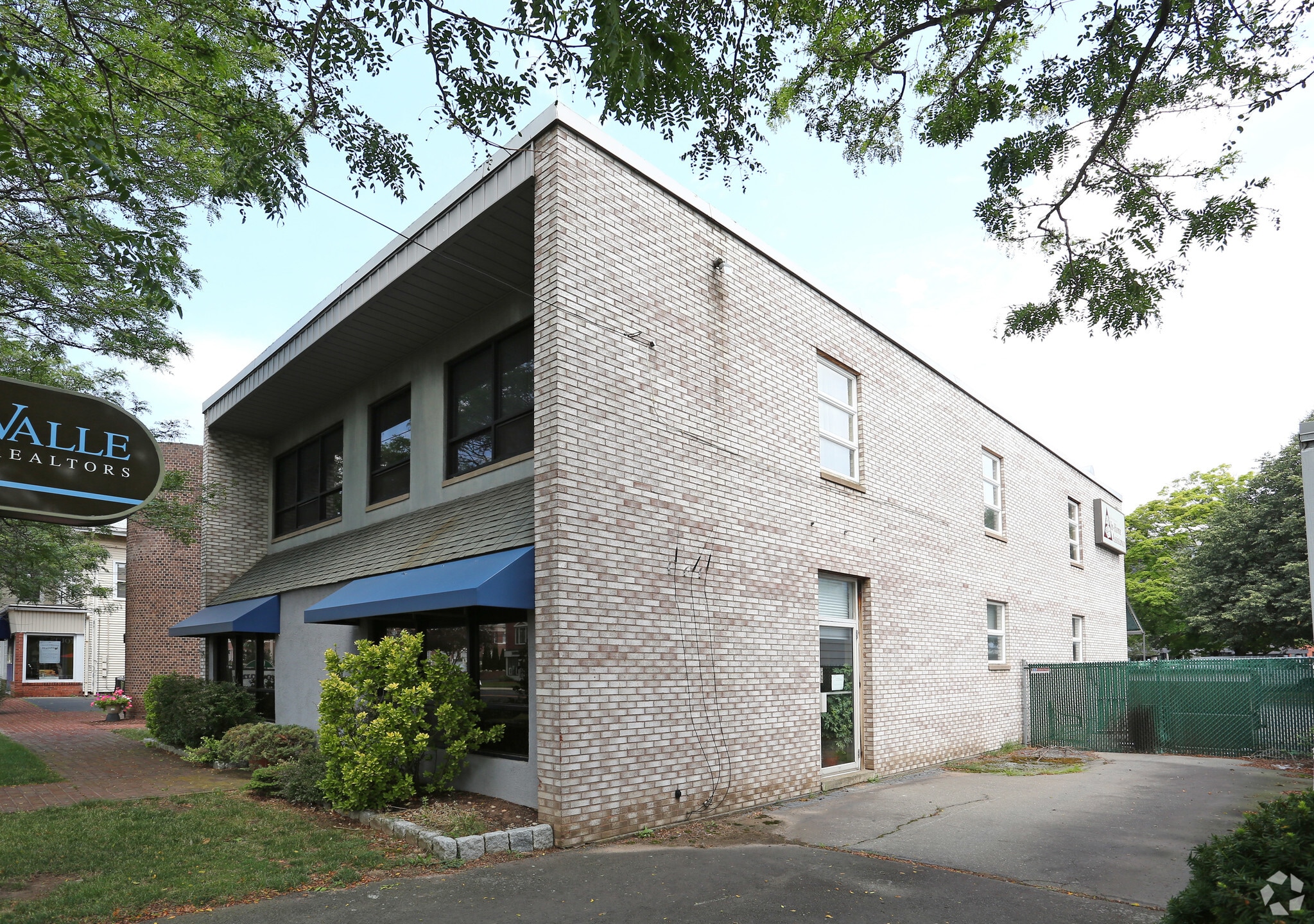 2341 Whitney Ave, Hamden, CT for Rent