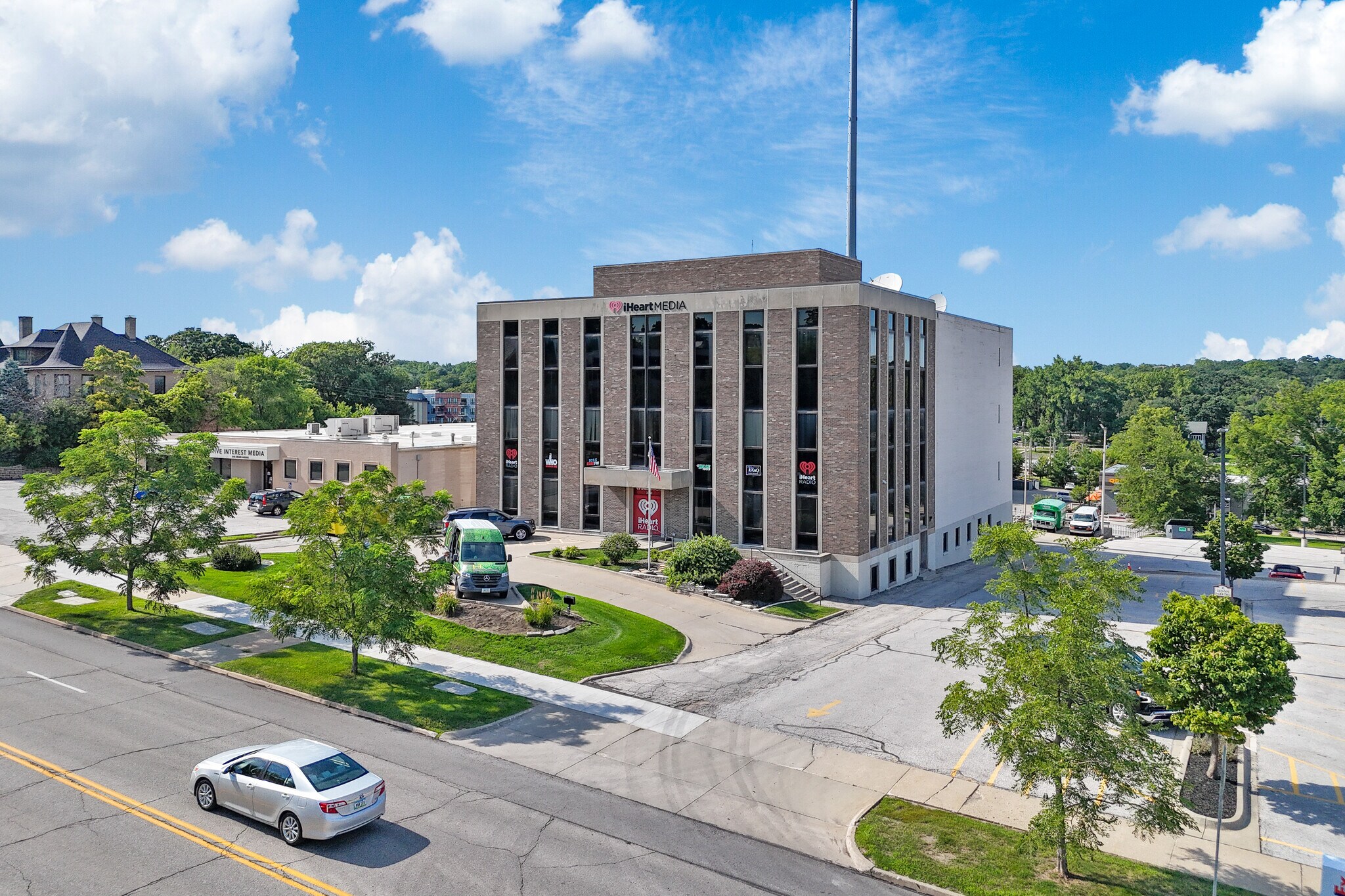 2141 Grand Ave, Des Moines, IA for Rent