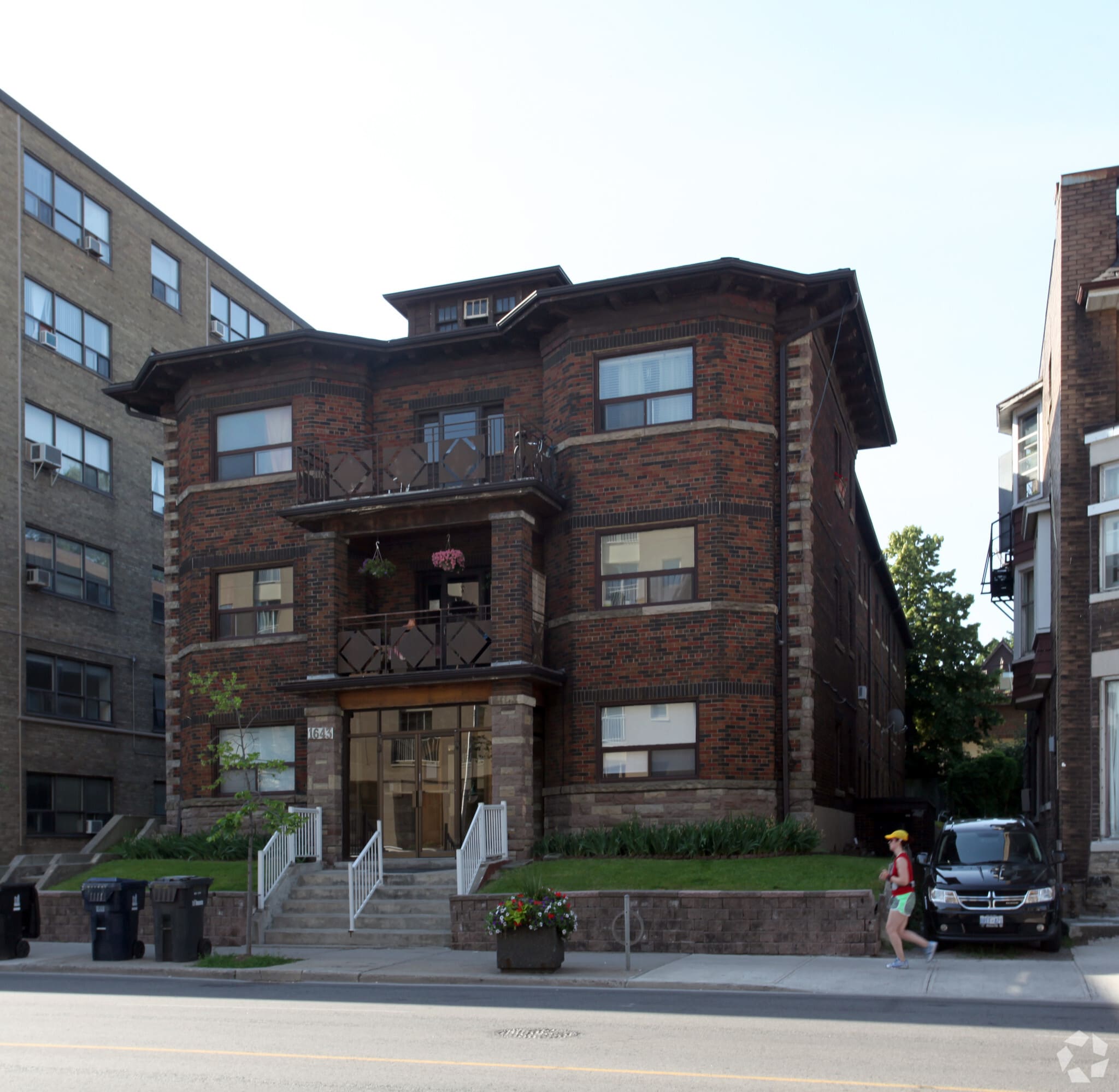 1643 Bloor St W, Toronto, ON for Sale