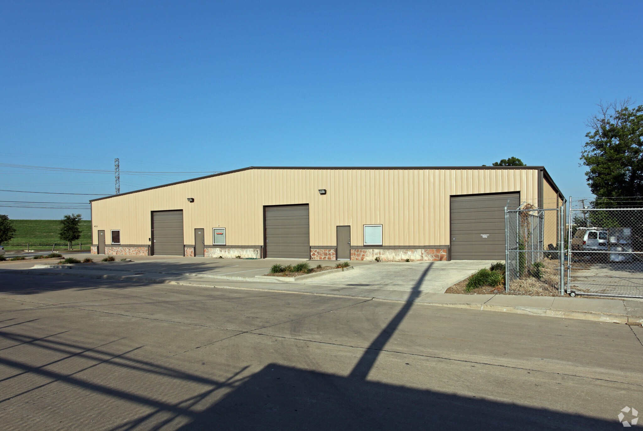 4715 Iberia Ave Dallas, TX 75207 Industrial Property for Lease on