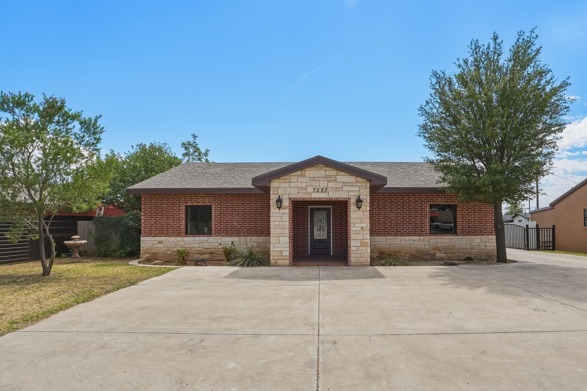 7327 19th St, Lubbock, TX for Sale